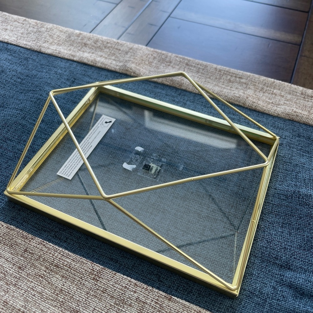 Umbro Gold Geometric Frame - Picture 3 of 4